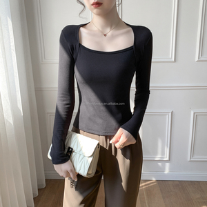 Camiseta de Manga Larga Elegante para Mujer, Top Ajustado para Adolescentes, Cuello Cuadrado, Decoración con Logotipo, Tejido Informal a la Moda - Product Image 1