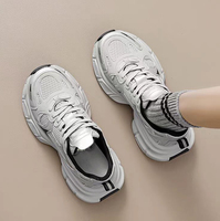 Baskets de sport légères et respirantes pour femmes semelle épaisse saison d'automne chaussures plates populaires polyvalentes Design décontracté pas cher maille