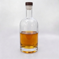 Bouteille en verre vide transparente de 700 ml de forme personnalisée pour vodka, liqueur, gin, rhum, tequila, whisky, brandy, spiritueux avec bouchon