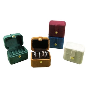 Boîtes organisatrices de bagues rectangulaires modernes de luxe, emballage de bijoux, logo personnalisé, mini étui de voyage portable, motif uni, fermeture à pression - Product Image 5