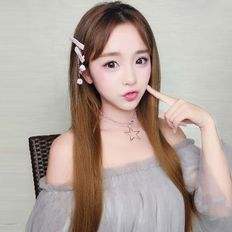 Media peluca Natural de onda larga y suelta con encaje Fibra de alta temperatura Pelo sintético resistente al calor Peluca rizada de alta calidad - Product Image 1