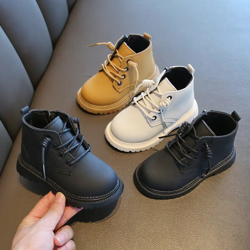 Sepatu bot kulit Martin anak laki-laki, sneaker bot pendek dasar lembut bernafas ringan untuk bayi
