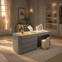 Table de toilette moderne en pin massif style crème avec miroir éclairé et tiroirs double face