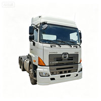 Camion tracteur Hino 700 d'occasion 6x4, moteur d'origine, véhicule fiable de haute qualité pour le transport de conteneurs