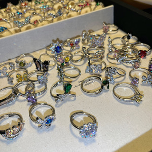 Bagues de fiançailles et de mariage tendance en cuivre et zircon mélangés, bijoux de luxe pour femmes, vente en gros à prix réduit, haute qualité - Product Image 2