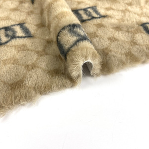 Letra D patrón de rejilla impreso tela de piel de conejo de imitación felpa suave para abrigo de lujo ajuste ropa de moda textil - Product Image 2