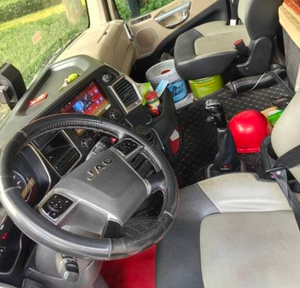 Camión Tractor JAC Transworld Q7 6x4 de Segunda Mano, Clase 560, Motor Cummins Euro 6, Camión Remolque de Servicio Pesado en Venta <span class=keywords><strong>2023</strong></span> - Product Image 5
