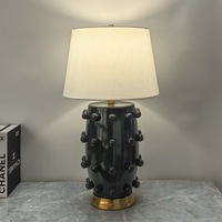 Lampe de bureau décorative en céramique Bodhi, fabriquée à la main aux États-Unis