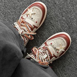 Chaussures décontractées tendance 2026 pour hommes, style patchwork, avec décorations étoiles, blocs de couleur, lacets tressés multicolores et semelle épaisse - Product Image 3
