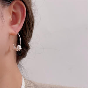 Style coréen printemps belle <span class=keywords><strong>teckel</strong></span> 18K plaqué or boucles d'oreilles femme luxe mode crochet boucles d'oreilles pour la vente en gros - Product Image 2