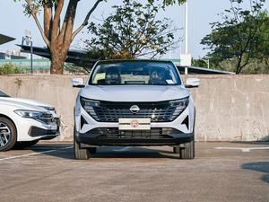 Nissan Qashqai Classic 2025, SUV Compacto de 2.0L, Interior Claro, Transmisión Automática CVT, 5 Plazas, Tracción en 2 Ruedas, con Opciones de Combustible Eléctrico y Gasolina - Product Image 4