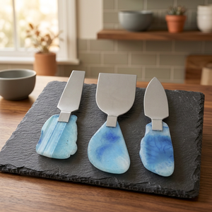 Ensemble de couteaux et spatules à fromage de luxe, couverts décoratifs en métal pour plateaux de fromages, apéritifs, cocktails et événements spéciaux - Product Image 1