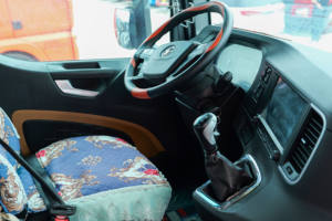 Markenqualität SHACMAN X5000S 6x4 Sattelzugmaschine 371-550 PS Doppelkabine Linkslenker - Product Image 6