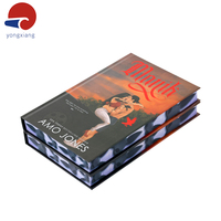 Service d'impression de livres reliés en cuir doré de toutes couleurs avec des bords vaporisés, bien conçu
