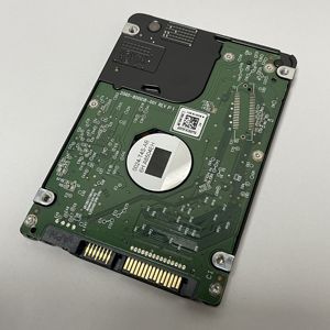 Original <span class=keywords><strong>HGST</strong></span> HTS725050A7E630 500 Go 32 Mo de cache Disque dur serveur SAS 2.5 pouces avec circuits intégrés haute performance - Product Image 3