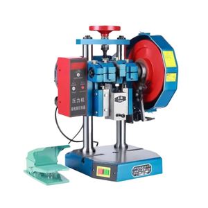 Machine de découpe semi-automatique à double colonne pour cartes PVC, avec volant d'inertie manuel et poinçonnage électrique - Product Image 1
