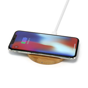 <span class=keywords><strong>2022</strong></span> nuevo producto 15W madera bambú portátil <span class=keywords><strong>cargador</strong></span> de teléfono inalámbrico Pad para Iphone y <span class=keywords><strong>Samsung</strong></span> Galaxy - Product Image 6
