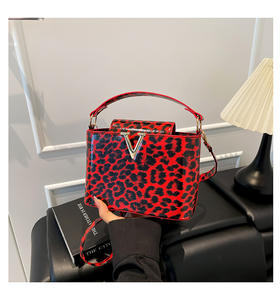 2025 nouveaux sacs à main en cuir Pu de conception léopard pour les femmes de luxe à la mode petits sacs à bandoulière pour femmes - Product Image 4