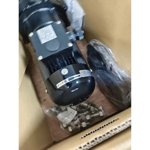 Bomba magnética trifásica SANSO PMD-7533B2X-E3 para equipos industriales Kawasaki, cuerpo de GFRPP, fabricada en Japón - Product Image 3