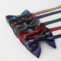 Nœud Papillon Artisanal Vintage en Patchwork Forme Corne pour Hommes, Rayé, à Carreaux, Floral, Color-Block, Idéal pour les Occasions Formelles