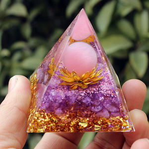 คริสตัลอีพ็อกซี่พีระมิด QK สีชมพู ตาแมว อเมทิสต์ กลิตเตอร์ ของตกแต่งแขวน ของขวัญคริสต์มาส ของตกแต่งตั้งโต๊ะ - Product Image 3