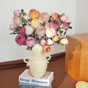 Bouquet de fleurs en soie Rose Princesse à trois têtes Plain Realm, réaliste, pour décoration de mariage - Product Image 4