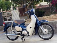 Importé pour la moto Scooter Turtle 50cc, modèle Retro Cub SDH125T-37, avec cadre modifié, moteur monocylindre à carburant, petite puissance