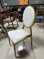 Chaise d'hôtel empilable en cuir doré en acier pour conférence, idéale pour les banquets et événements – Vente chaude en gros