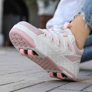 Chaussures à roulettes pour enfants à quatre roues avec roues cachées, empeigne en mesh, semelle extérieure en TPU pour les jeux en plein air - Product Image 4