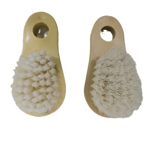 Brosse de lavage auto Guangzhou Kailing à poils doux, manche jaune, outil de nettoyage intérieur pour cuir - Product Image 1