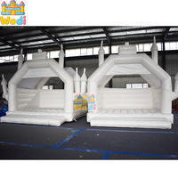 Castillo Inflable Blanco, Moderno, Minimalista, de Vinilo Blanco Puro, Ecológico, Personalizable, para Decoración de Bodas y Eventos