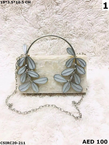 Pochettes en nacre en laiton de créateur et exclusives faites à la main, un choix élégant et éblouissant pour les mariages de femmes - Product Image 3