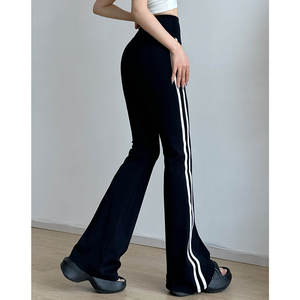 Conjunto de Yoga Completo: Top de Manga Larga con Cuello Alto y Leggings de Cintura Alta con Franja Lateral, Sin Costuras, de Secado Rápido, Spandex y Poliéster - Product Image 4