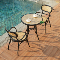 (E2016 + E9913R) Ensembles de bistrot en rotin d'extérieur pour jardin, 1 table et 2 chaises pour café et restaurant