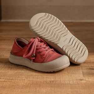 Zapatos sin cordones de punta redonda, modernos y elegantes, hechos de cuero vacuno genuino de primera calidad, ideales para el uso casual de las mujeres. - Product Image 2