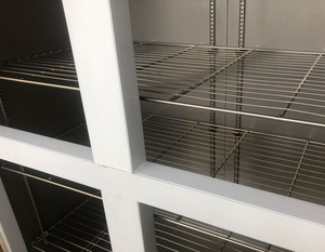 Grand congélateur commercial à 4 portes en acier inoxydable pour cuisine professionnelle avec températures de refroidissement - Product Image 3