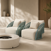 Ensemble de canapés d'extérieur de luxe avec table foyer, canapé 3 places et 2 chaises longues pour villa, hôtel, resort, patio