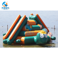 Parc aquatique gonflable en PVC personnalisé, toboggan triangulaire et pyramide d'escalade, jouets 5x3x3m pour la maison et l'école