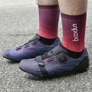 Scarpa da <span class=keywords><strong>Ciclismo</strong></span> <span class=keywords><strong>su</strong></span> <span class=keywords><strong>Strada</strong></span> HBG 1430 in Fibra di Carbonio Personalizzata Resistente all'Usura per una Guida Sicura con Bloccaggio Automatico - Product Image 6