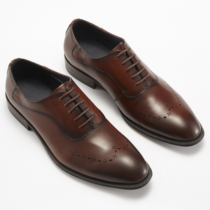 Zapatos de Vestir de Cuero Genuino para Hombre, Formales, para Negocios, con Suela Oxford Ligera, para Bodas y Fiestas - Product Image 1