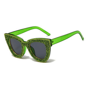 <span class=keywords><strong>Occhiali</strong></span> <span class=keywords><strong>da</strong></span> <span class=keywords><strong>sole</strong></span> <span class=keywords><strong>rotondi</strong></span> con diamanti di lusso <span class=keywords><strong>da</strong></span> <span class=keywords><strong>donna</strong></span> UV400 in cristallo con montatura viola verde bianco - Product Image 5