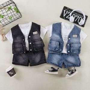 Ensemble d'été 2026 pour garçons : Nouveau <span class=keywords><strong>gilet</strong></span> en jean pour bébés et enfants, ensemble trois pièces à manches courtes, style coréen décontracté avec motif lettres - Product Image 2
