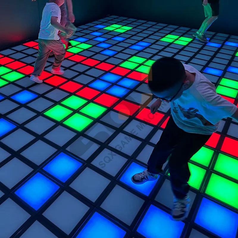 2024 NOVO Jogo ativar piso LED 30x30cm luz interativa jogo ativo piso LED para sala de jogos