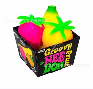 Balle anti-stress unisexe en forme de concombre mariné pour les jeunes - Product Image 6