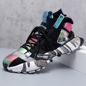 Etiqueta de envío personalizada para zapatillas deportivas de hombre para el verano, zapatillas casuales de malla transpirable para hombre. - Product Image 1