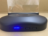 Offre Spéciale Personnalisé Acrylique Table Tentes Avec USB Charge Et sans fil Charge LED Light up blanc Table Tentes