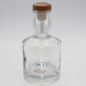 Stockage Vide 250ml Whisky Gin Tequila Liqueur Bouteille De Qualité Alimentaire Logo Personnalisé Vodka Rhum <span class=keywords><strong>Alcool</strong></span> Spiritueux Bouteille En Verre - Product Image 3
