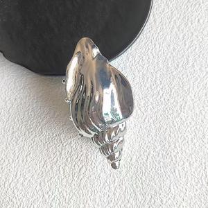 Pince à cheveux surdimensionnée en forme de coquillage, en alliage métallique, thème océan, pince requin tendance pour femme - Product Image 4