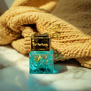 Perfume para Auto de No Label Candle Company, Difusor Colgante de Vidrio de 0.2oz, Fragancia de Lujo para el Interior del Vehículo - Product Image 2