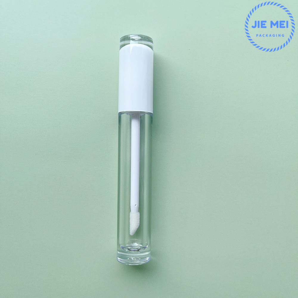 Bonnet blanc avec brosse #1